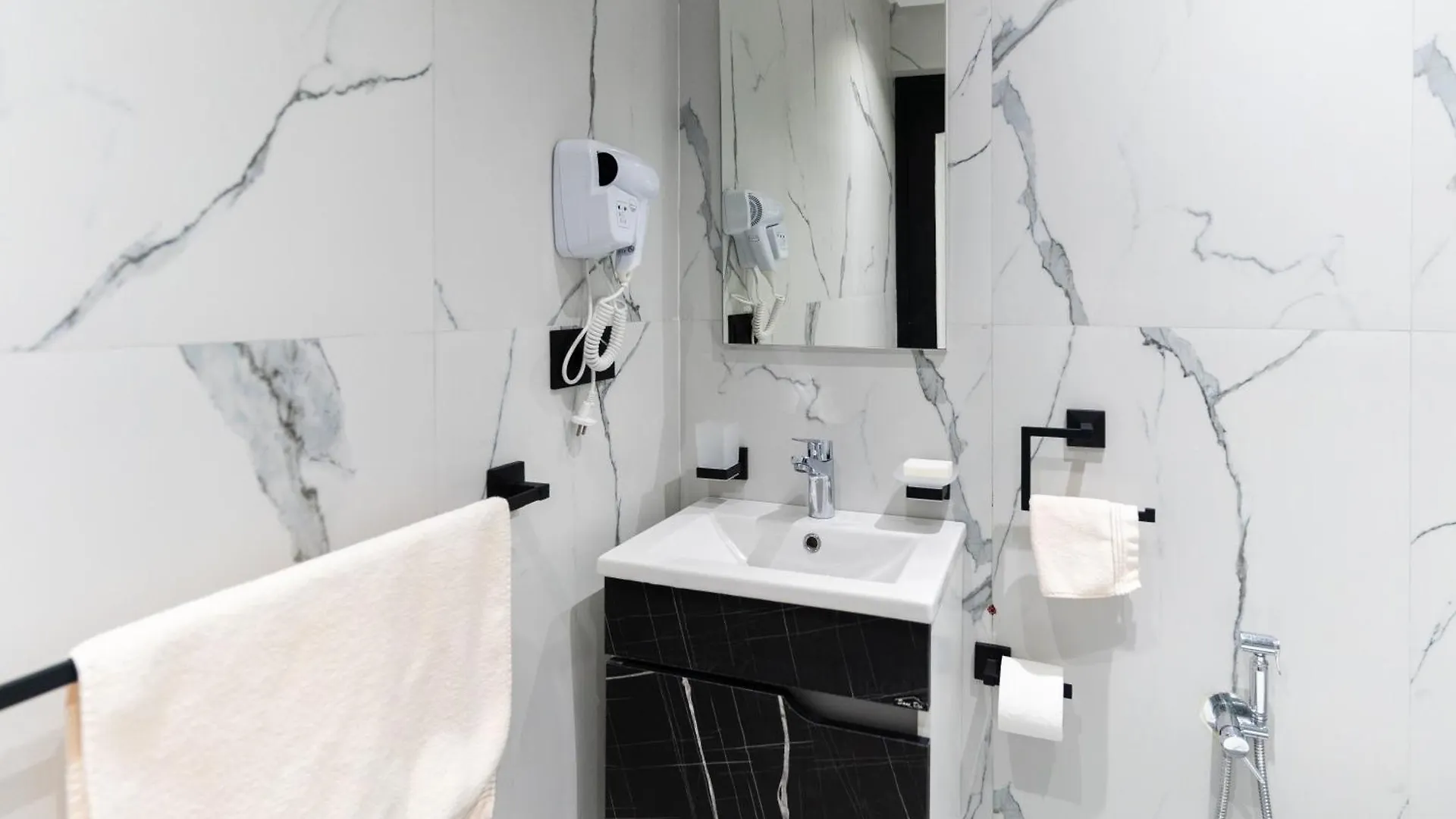 Appartement Elegant Avec Jacuzzi A Deux Pas De Gueliz Marrakesh 0*,  Morocco