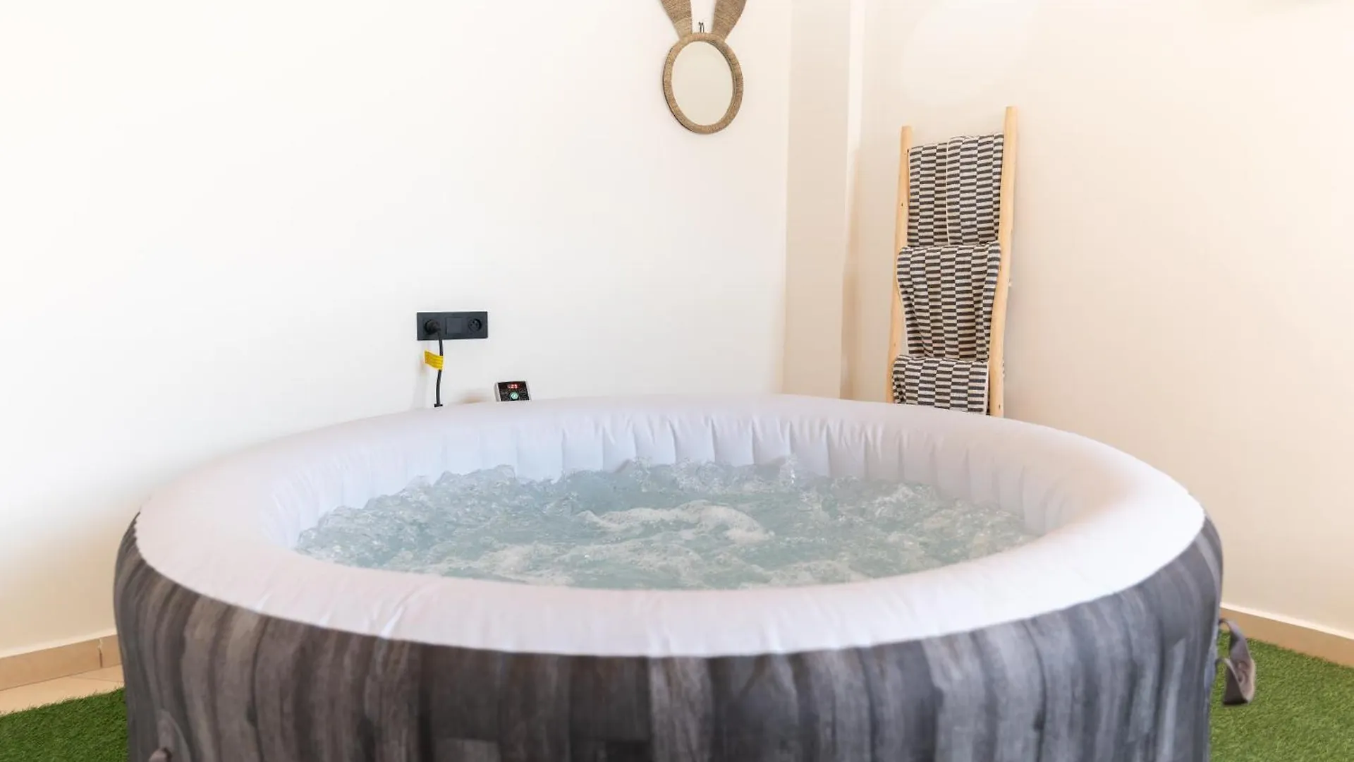 Apartment Appartement Elegant Avec Jacuzzi A Deux Pas De Gueliz Marrakesh Morocco