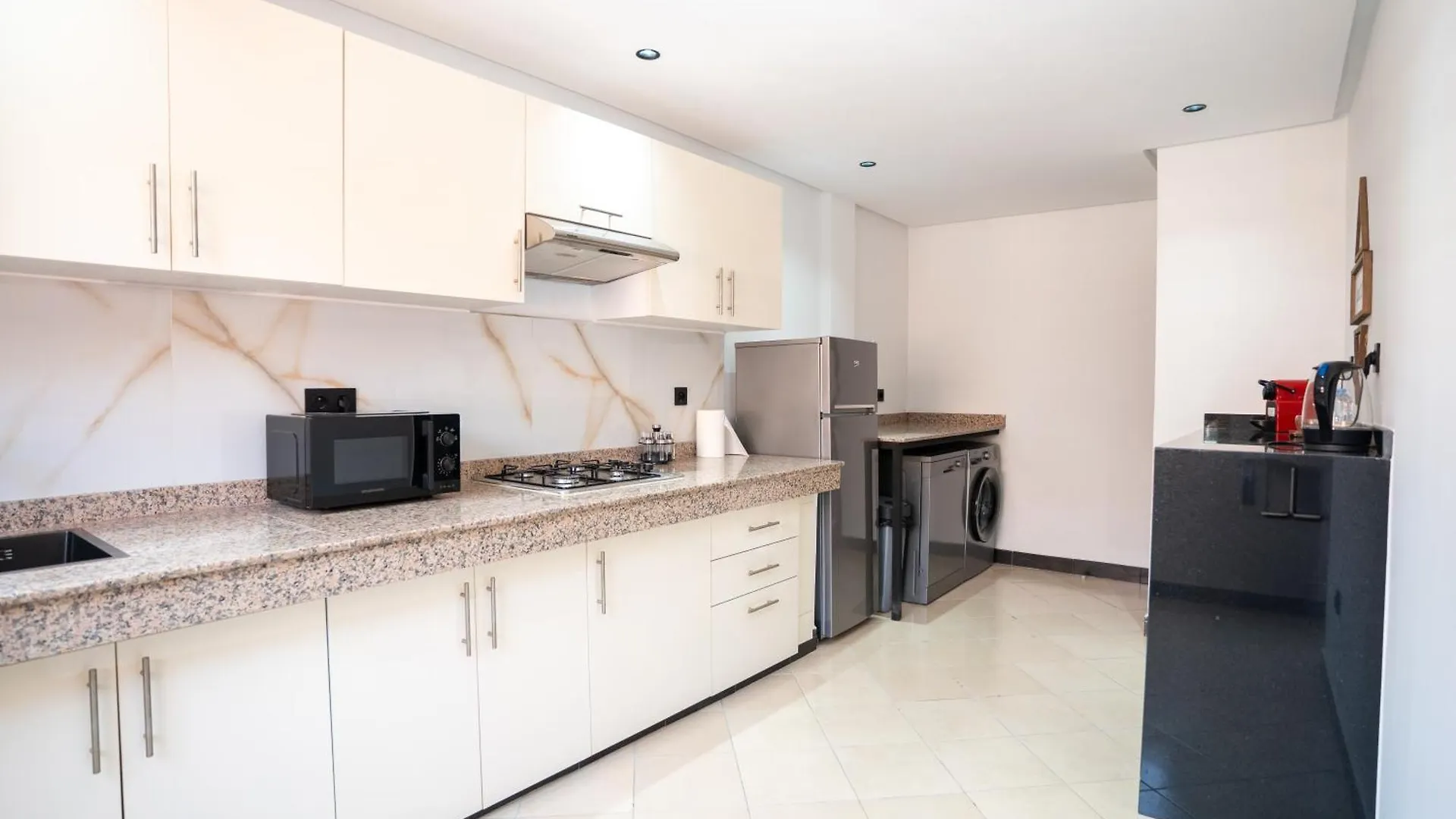 Appartement Elegant Avec Jacuzzi A Deux Pas De Gueliz Marrakesh 0*,